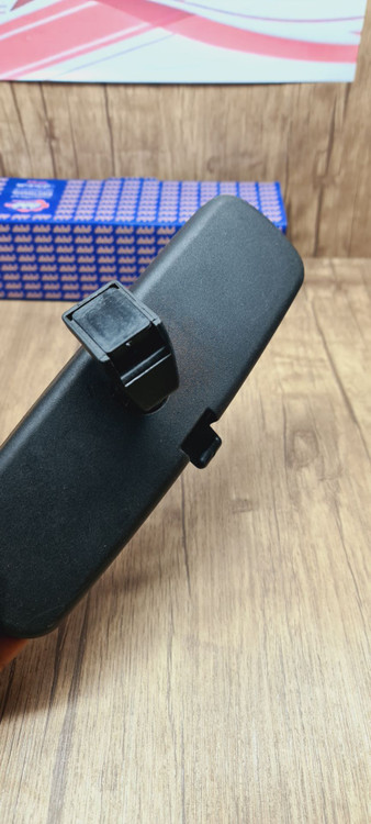 آینه وسط تیبا